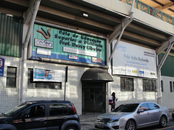 Educação: Cederj ocupa um amplo espaço no Estádio Raulino de Oliveira, em Volta Redonda (Foto: Júlio Amaral)
