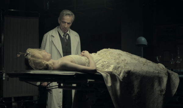 Evita: Os argentinos e o corpo embalsamado