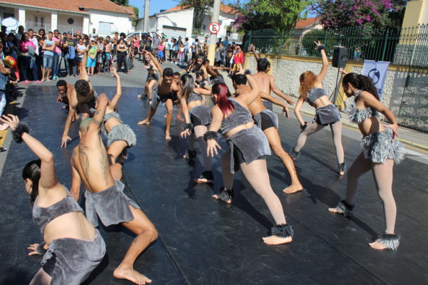 Ritmos Grupo de Dança: Ao todo 48 jovens estarão no festival para apresentar nove coreografias (Foto: Divulgação)