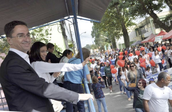 Tradição: Diversas pessoas acompanharam os desfiles neste final de semana em Pinheiral (Foto: Divulgação)