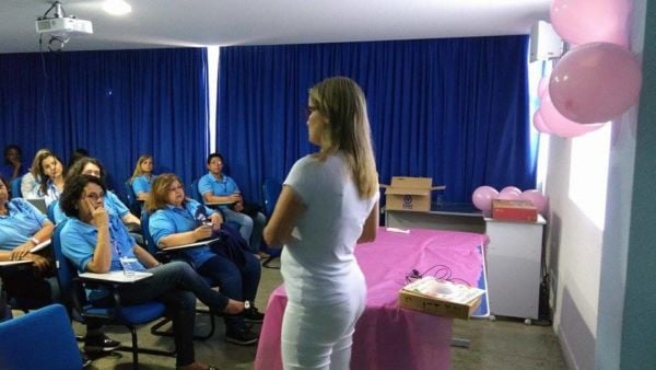 Cuidados: Servidoras participam de palestra que alerta para a necessidade de exames de prevenção (Foto: Divulgação)