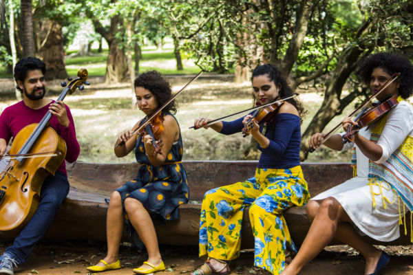 Música: Quarteto Iapó é formado pelas violinistas Carol Panesi e Wanessa Dourado, a violista Elisa Graciela e o violoncelista Thiago Faria (Foto: Divulgação)