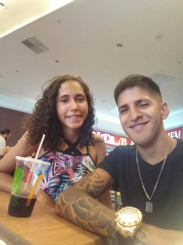 Valdinor Pires de Paula Ferraz, 20 anos, o "Val", e Aline Vicente Morais, 17, eram namorados (Foto: Reprodução Facebook)