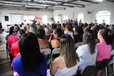 Os alunos ficarão nas escolas de 7 às 17 horas e receberão cinco refeições diárias - Divulgação