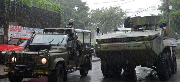 Operação conjunta das Forças Armadas e as polícias Civil e Militar, no Rio, nesta manhã. (crédito AB) 