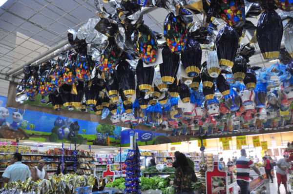 Pré-Páscoa: Ovos de chocolate já são vistos em supermercados de Volta Redonda (Foto: Paulo Dimas)
