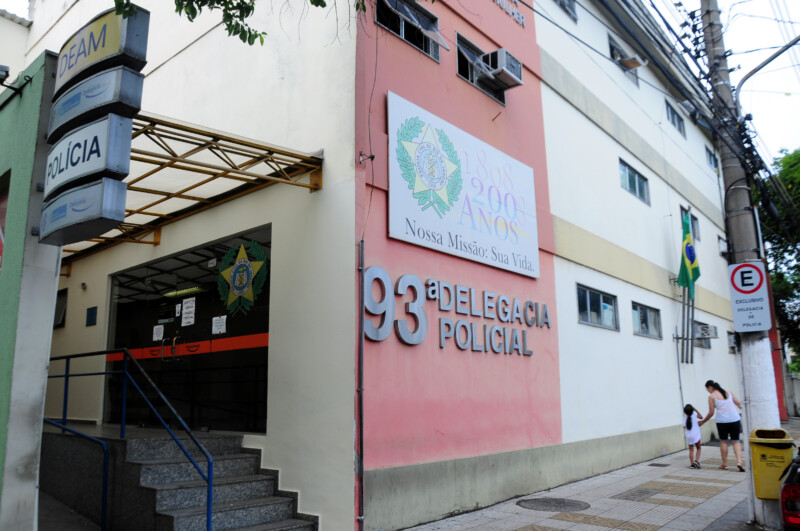 Homem é Encontrado Morto A Tiros Em Volta Redonda - Diário Do Vale