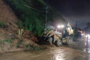 Equipes da Prefeitura percorrem Volta Redonda reparando danos das chuvas