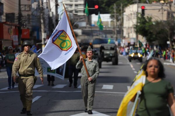 Desfile De 7 De Setembro Reúne Mais De Vinte Mil Pessoas Em Volta Redonda Diário Do Vale 2705