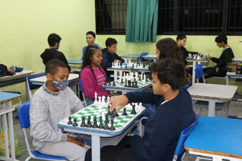 Estudantes de Itatiaia participam de torneio de xadrez no RJ